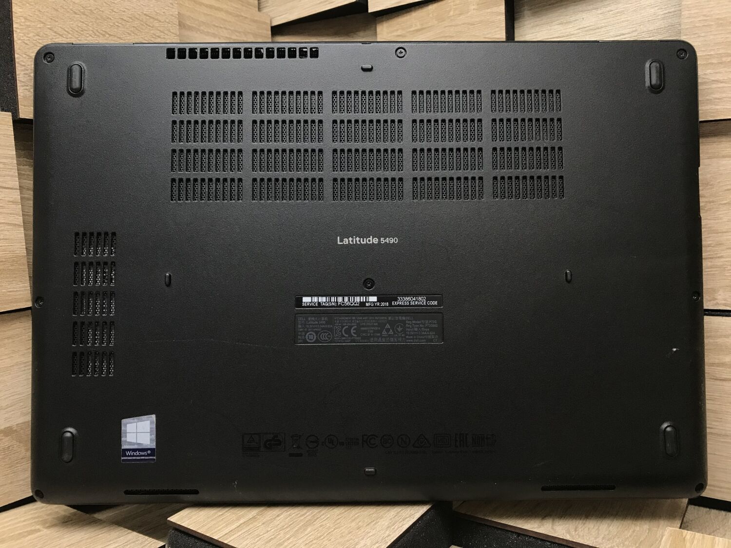 Ноутбук Б-клас Dell Latitude 5490 / 14" (1920x1080) IPS / Intel Core i5-7300U (2 (4) ядра по 2.6 - 3.5 GHz) / 8 GB DDR4 / 256 GB SSD M.2 / Intel HD Graphics 620 / WebCam / USB 3.1 / HDMI / Windows 10 ліцензія - Зображення 9