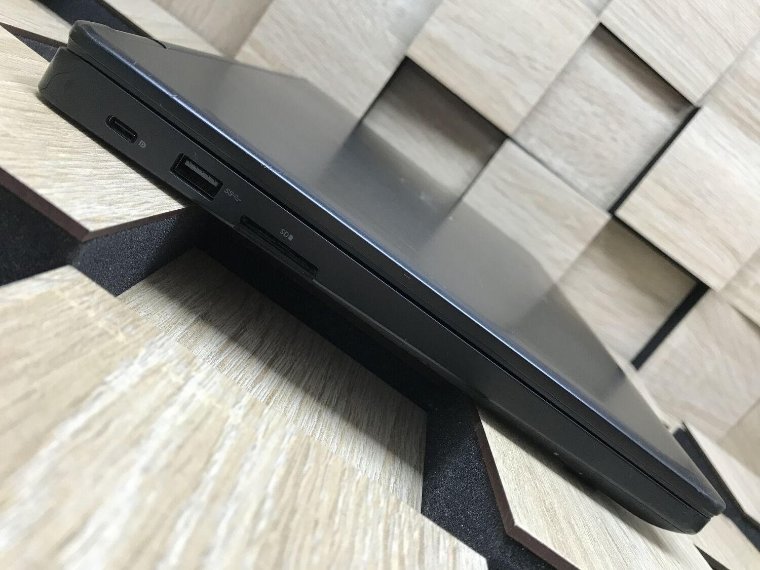 Ноутбук Б-клас Dell Latitude 5490 / 14" (1920x1080) IPS / Intel Core i5-8250U (4 (8) ядра по 1.6 - 3.4 GHz) / 8 GB DDR4 / 240 GB SSD M.2 / Intel UHD Graphics 620 / WebCam / USB 3.1 / HDMI - Зображення 5
