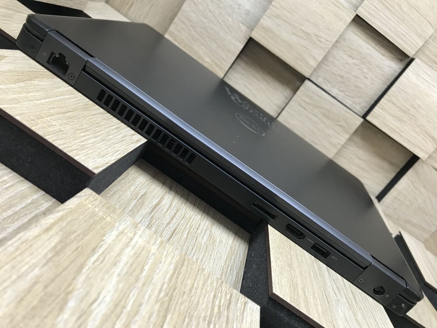 Ноутбук Б-клас Dell Latitude 5490 / 14" (1920x1080) IPS / Intel Core i5-8250U (4 (8) ядра по 1.6 - 3.4 GHz) / 8 GB DDR4 / 240 GB SSD M.2 / Intel UHD Graphics 620 / WebCam / USB 3.1 / HDMI - Зображення 7