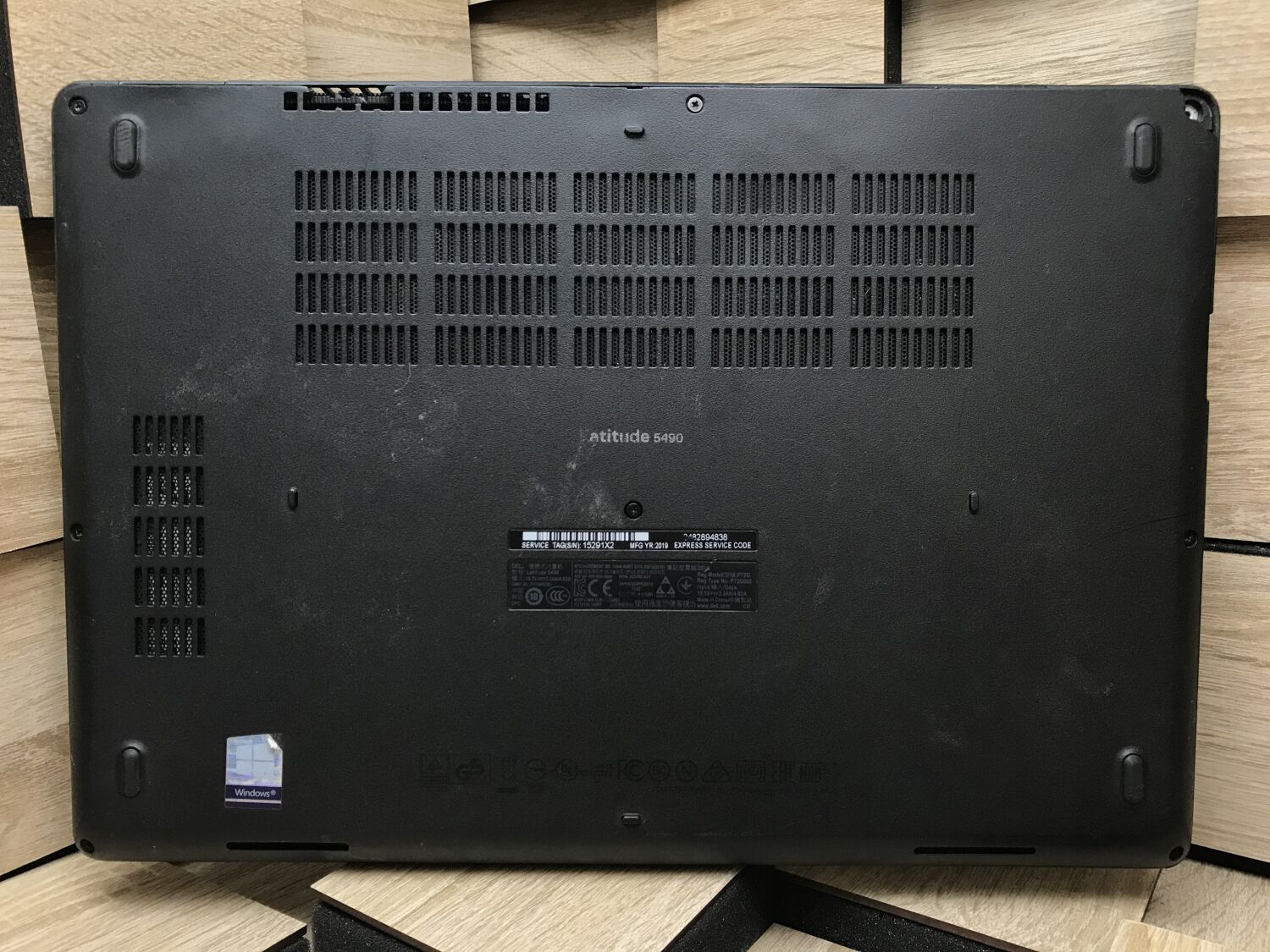 Ноутбук Б-клас Dell Latitude 5490 / 14" (1920x1080) IPS / Intel Core i5-8250U (4 (8) ядра по 1.6 - 3.4 GHz) / 8 GB DDR4 / 240 GB SSD M.2 / Intel UHD Graphics 620 / WebCam / USB 3.1 / HDMI - Зображення 9