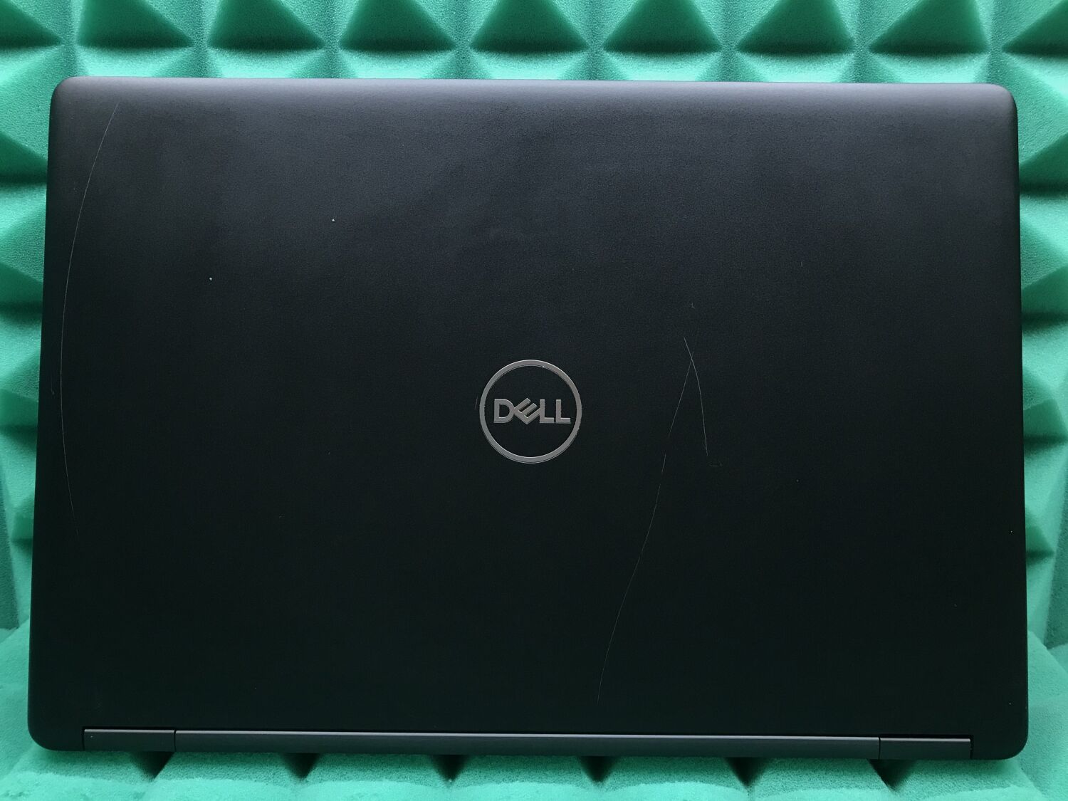 Ноутбук Б-клас Dell Latitude 5490 / 14" (1920x1080) IPS / Intel Core i5-8250U (4 (8) ядра по 1.6 - 3.4 GHz) / 8 GB DDR4 / 256 GB SSD M.2 / Intel UHD Graphics 620 / WebCam / USB 3.1 / HDMI / Windows 10 ліцензія - Зображення 8