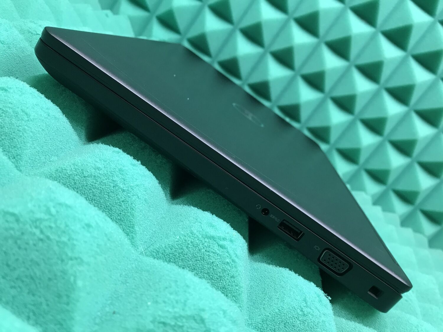 Ноутбук Б-клас Dell Latitude 5490 / 14" (1920x1080) IPS / Intel Core i5-8250U (4 (8) ядра по 1.6 - 3.4 GHz) / 8 GB DDR4 / 256 GB SSD M.2 / Intel UHD Graphics 620 / WebCam / USB 3.1 / HDMI / Windows 10 ліцензія - Зображення 6