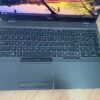 Ноутбук Б-клас Dell Latitude 5500 / 15.6" (1920x1080) IPS / Intel Core i5-8265U (4 (8) ядра по 1.6 - 3.9 GHz) / 8 GB DDR4 / 256 GB SSD M.2 / Intel UHD Graphics / WebCam / HDMI - Зображення 3
