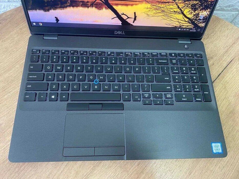 Ноутбук Б-клас Dell Latitude 5500 / 15.6" (1920x1080) IPS / Intel Core i5-8265U (4 (8) ядра по 1.6 - 3.9 GHz) / 8 GB DDR4 / 256 GB SSD M.2 / Intel UHD Graphics / WebCam / HDMI - Зображення 3