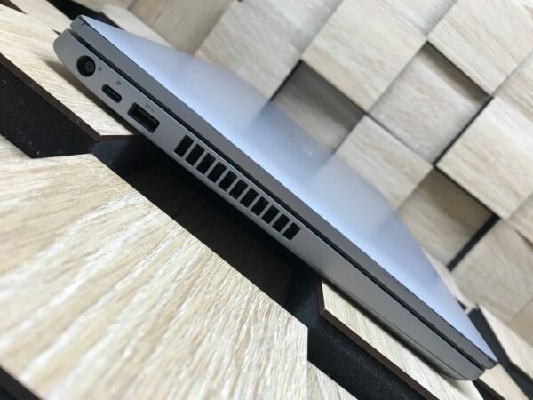 Ноутбук Б-клас Dell Latitude 5510 / 15.6" (1920x1080) IPS / Intel Core i5-10210U (4 (8) ядра по 1.6 - 4.2 GHz) / 8 GB DDR4 / 256 GB SSD M.2 / Intel UHD Graphics / WebCam / USB 3.2 / HDMI / Windows 10 ліцензія - Зображення 6