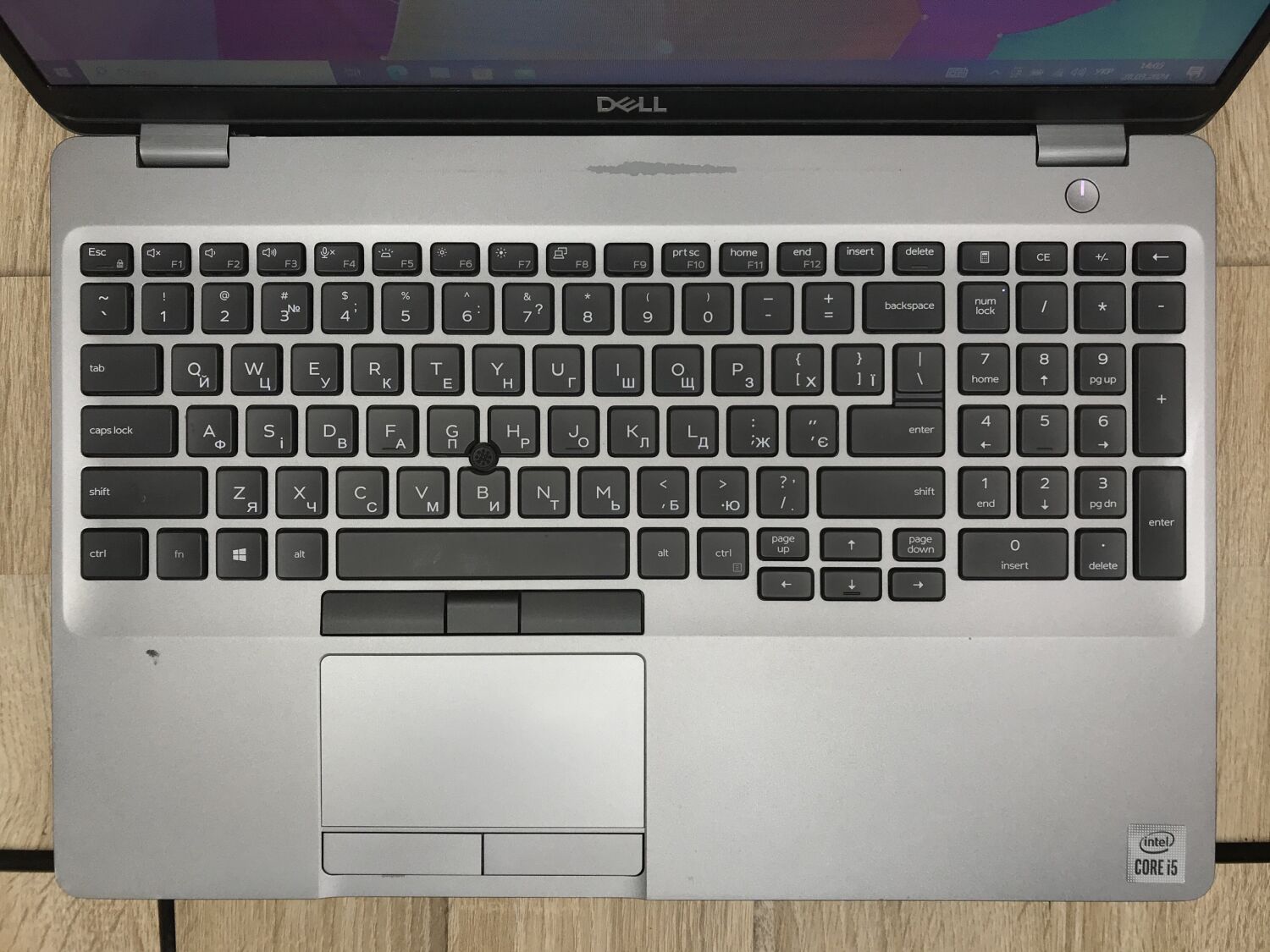 Ноутбук Б-клас Dell Latitude 5511 / 15.6" (1366x768) TN / Intel Core i5-10300H (4 (8) ядра по 2.5 - 4.5 GHz) / 8 GB DDR4 / 256 GB SSD M.2 / Intel UHD Graphics / WebCam / Windows 10 ліцензія - Зображення 4