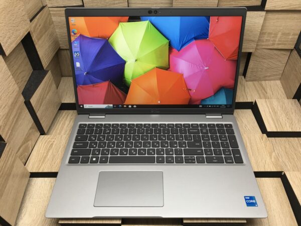 Ноутбук Б-клас Dell Latitude 5530 / 15.6" (1920x1080) IPS / Intel Core i5-1235U (10 (12) ядер по 1.3 - 4.4 GHz) / 16 GB DDR4 / 240 GB SSD M.2 / Intel Iris Xe Graphics / USB 3.2 / HDMI / Windows 10 ліцензія - Зображення 2