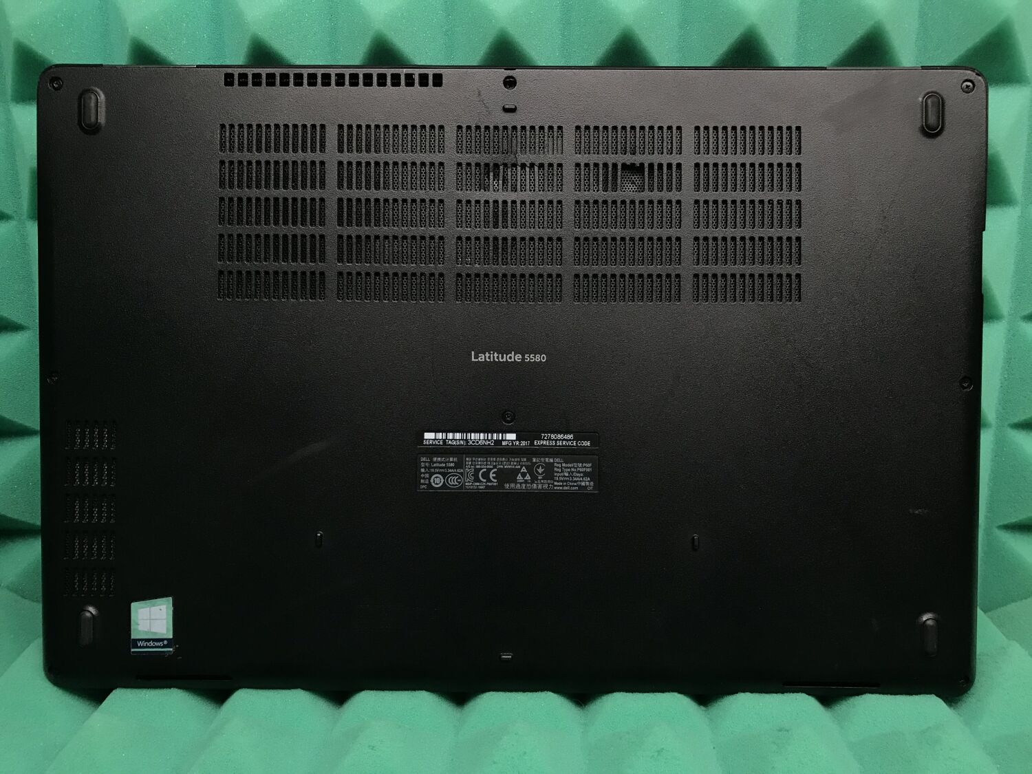 Ноутбук Б-клас Dell Latitude 5580 / 15.6" (1366x768) TN / Intel Core i5-7300U (2 (4) ядра по 2.6 - 3.5 GHz) / 8 GB DDR4 / 128 GB SSD / Intel HD Graphics 620 / HDMI / Windows 10 ліцензія - Зображення 6