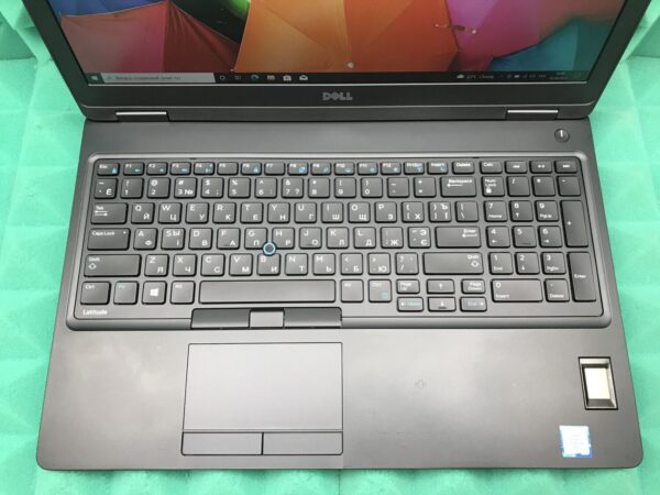 Ноутбук Б-клас Dell Latitude 5580 / 15.6" (1920x1080) IPS / Intel Core i5-6440HQ (4 ядра по 2.6 - 3.5 GHz) / 8 GB DDR4 / 256 GB SSD / Intel HD Graphics 530 / Fingerprint / HDMI / Windows 10 ліцензія - Зображення 4