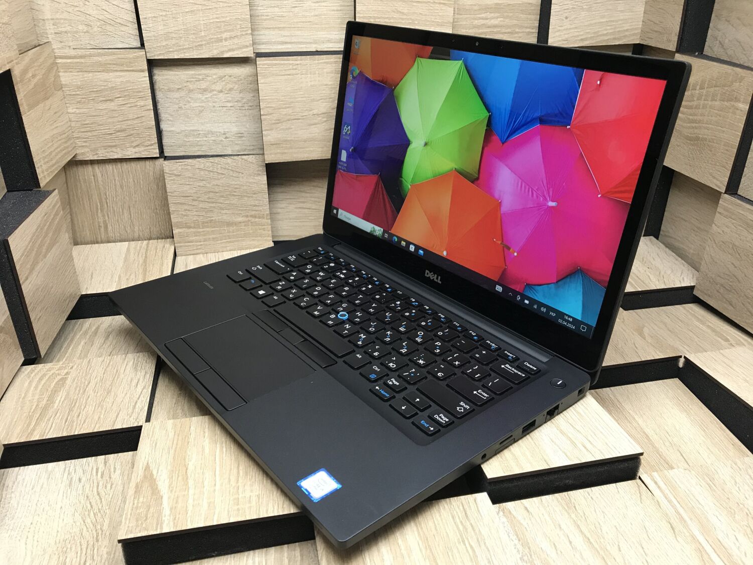 Ноутбук Б-клас Dell Latitude 7480 / 14" (2560x1440) IPS Touch / Intel Core i5-7300U (2 (4) ядра по 2.6 - 3.5 GHz) / 8 GB DDR4 / 256 GB SSD / Intel HD Graphics 620 / WebCam / HDMI - Зображення 2