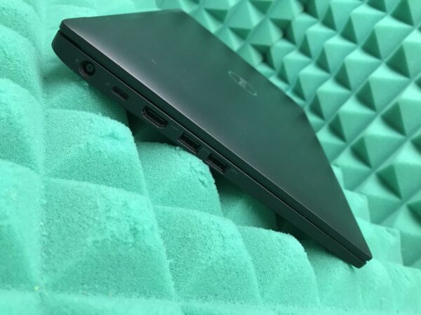 Ноутбук Б-клас Dell Latitude 7490 / 14" (1366x768) TN / Intel Core i5-8250U (4 (8) ядра по 1.6 - 3.4 GHz) / 8 GB DDR4 / 240 GB SSD M.2 / Intel UHD Graphics 620 / WebCam / USB 3.1 / HDMI / Windows 10 ліцензія - Зображення 5