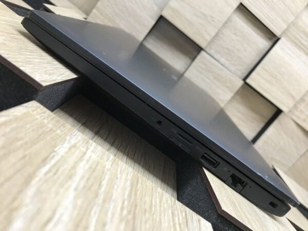 Ноутбук Б-клас Dell Latitude 7490 / 14" (1920x1080) IPS / Intel Core i5-7300U (2 (4) ядра по 2.6 - 3.5 GHz) / 8 GB DDR4 / 240 GB SSD M.2 / Intel HD Graphics 620 / WebCam / Fingerprint / HDMI - Зображення 8