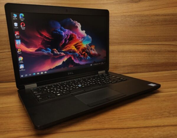 Ноутбук Б-клас Dell Latitude E5470 / 14" (1366x768) TN / Intel Core i5-6200U (2 (4) ядра по 2.3 - 2.8 GHz) / 8 GB DDR3 / 256 GB SSD / Intel HD Graphics 520 / WebCam / Windows 10 - Зображення 4