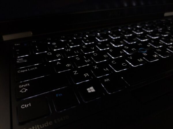 Ноутбук Б-клас Dell Latitude E5470 / 14" (1366x768) TN / Intel Core i5-6200U (2 (4) ядра по 2.3 - 2.8 GHz) / 8 GB DDR3 / 256 GB SSD / Intel HD Graphics 520 / WebCam / Windows 10 - Зображення 6