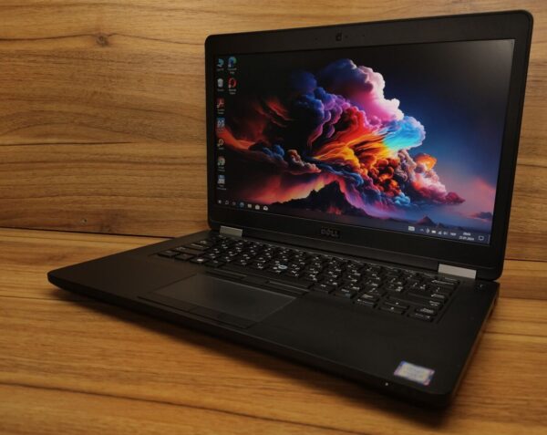 Ноутбук Б-клас Dell Latitude E5470 / 14" (1366x768) TN / Intel Core i5-6200U (2 (4) ядра по 2.3 - 2.8 GHz) / 8 GB DDR3 / 256 GB SSD / Intel HD Graphics 520 / WebCam / Windows 10 - Зображення 3