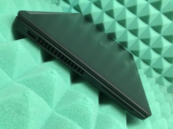Ноутбук Б-клас Dell Latitude E5470 / 14" (1920x1080) IPS / Intel Core i5-6300HQ (4 ядра по 2.3 - 3.2 GHz) / 8 GB DDR4 / 180 GB SSD / Intel HD Graphics 530 / WebCam / HDMI / Windows 10 ліцензія - Зображення 7
