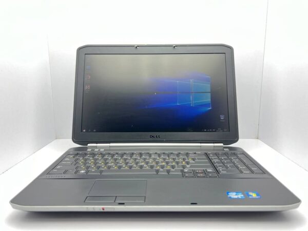 Ноутбук Б-клас Dell Latitude E5520 / 15.6" (1366x768) TN / Intel Core i5-2520M (2 (4) ядра по 2.5 - 3.2 GHz) / 4 GB DDR3 / 240 GB SSD / Intel HD Graphics 3000 / WebCam - Зображення 2