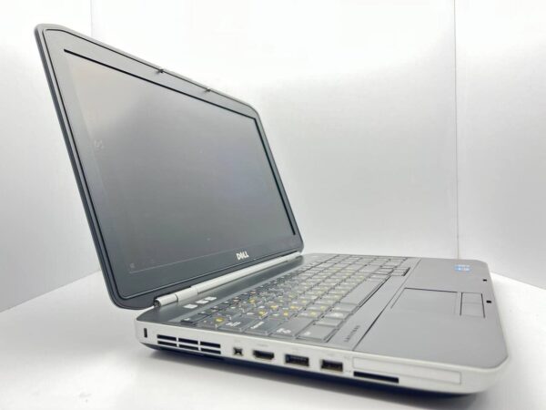 Ноутбук Б-клас Dell Latitude E5520 / 15.6" (1366x768) TN / Intel Core i5-2520M (2 (4) ядра по 2.5 - 3.2 GHz) / 4 GB DDR3 / 240 GB SSD / Intel HD Graphics 3000 / WebCam - Зображення 3