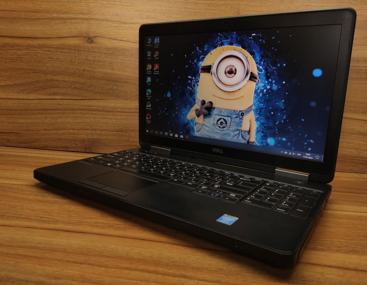 Ноутбук Б-клас Dell Latitude E5540 / 15.6" (1366x768) TN / Intel Core i5-4300U (2 (4) ядра по 1.9 - 2.9 GHz) / 8 GB DDR3 / 256 GB SSD / Intel HD Graphics 4400 / WebCam / Windows 10 - Зображення 6