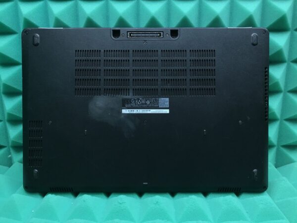 Ноутбук Б-клас Dell Latitude E5570 / 15.6" (1366x768) TN / Intel Core i3-6100U (2 (4) ядра по 2.3 GHz) / 8 GB DDR4 / 256 GB SSD / Intel HD Graphics 520 / WebCam / HDMI / Windows 10 ліцензія - Зображення 6