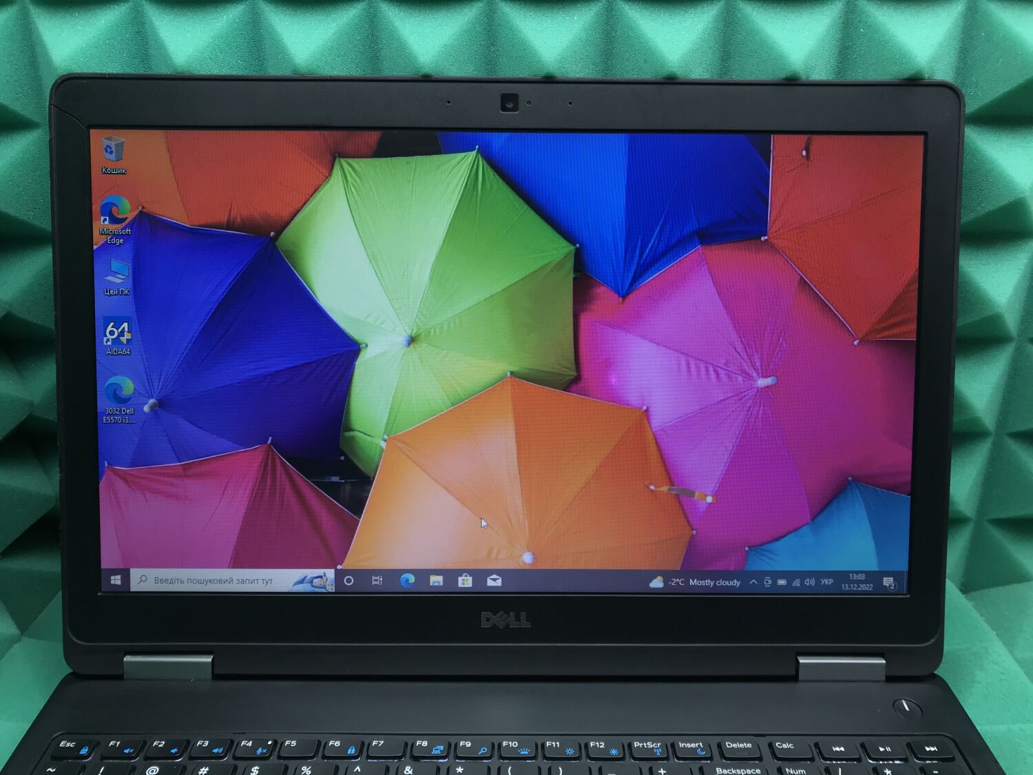 Ноутбук Б-клас Dell Latitude E5570 / 15.6" (1366x768) TN / Intel Core i3-6100U (2 (4) ядра по 2.3 GHz) / 8 GB DDR4 / 256 GB SSD / Intel HD Graphics 520 / WebCam / HDMI / Windows 10 ліцензія - Зображення 3