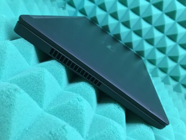 Ноутбук Б-клас Dell Latitude E5570 / 15.6" (1366x768) TN / Intel Core i5-6200U (2 (4) ядра по 2.3 - 2.8 GHz) / 8 GB DDR4 / 256 GB SSD / Intel HD Graphics 520 / WebCam / HDMI / Windows 10 ліцензія - Зображення 7