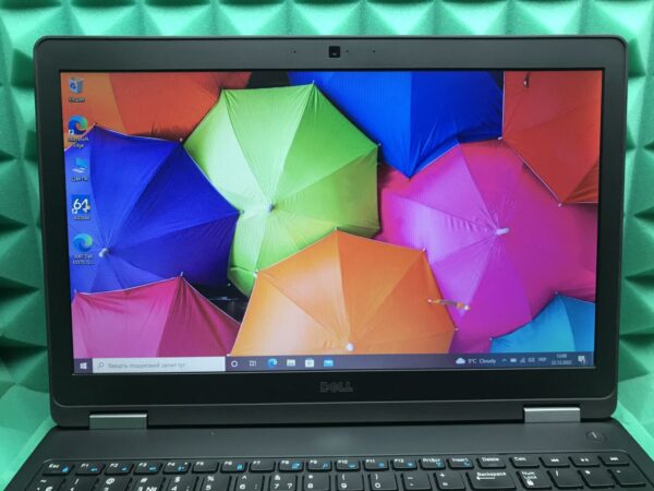Ноутбук Б-клас Dell Latitude E5570 / 15.6" (1366x768) TN / Intel Core i5-6200U (2 (4) ядра по 2.3 - 2.8 GHz) / 8 GB DDR4 / 256 GB SSD / Intel HD Graphics 520 / WebCam / HDMI / Windows 10 ліцензія - Зображення 3