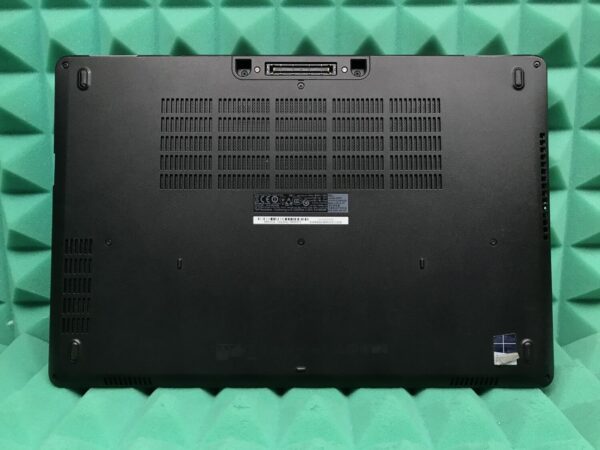 Ноутбук Б-клас Dell Latitude E5570 / 15.6" (1366x768) TN / Intel Core i5-6200U (2 (4) ядра по 2.3 - 2.8 GHz) / 8 GB DDR4 / 256 GB SSD / Intel HD Graphics 520 / WebCam / HDMI / Windows 10 ліцензія - Зображення 6