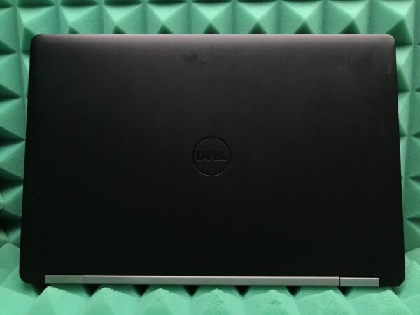Ноутбук Б-клас Dell Latitude E5570 / 15.6" (1366x768) TN / Intel Core i5-6440HQ (4 ядра по 2.6 - 3.5 GHz) / 8 GB DDR4 / 256 GB SSD / Intel HD Graphics 530 / WebCam / HDMI / Windows 10 ліцензія - Зображення 5