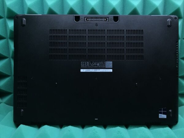 Ноутбук Б-клас Dell Latitude E5570 / 15.6" (1366x768) TN / Intel Core i5-6440HQ (4 ядра по 2.6 - 3.5 GHz) / 8 GB DDR4 / 256 GB SSD / Intel HD Graphics 530 / WebCam / HDMI / Windows 10 ліцензія - Зображення 6