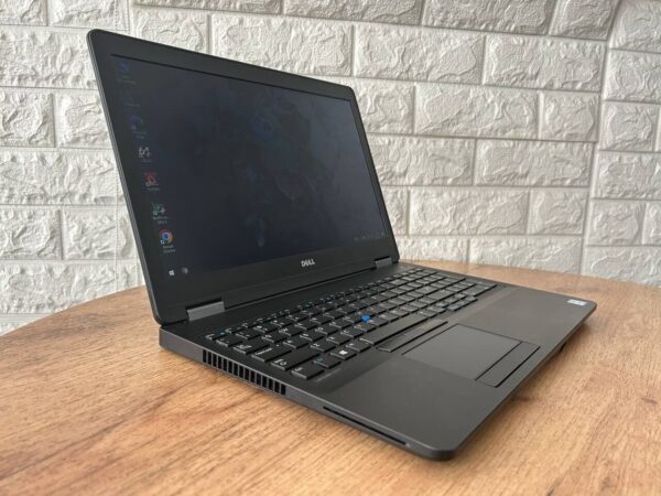 Ноутбук Б-клас Dell Latitude E5570 / 15.6" (1366x768) TN / Intel Core i7-6600U (2 (4) ядра по 2.6 - 3.4 GHz) / 8 GB DDR4 / 180 GB SSD M.2 / AMD Radeon R7 M360, 2 GB GDDR5, 64-bit / HDMI - Зображення 5