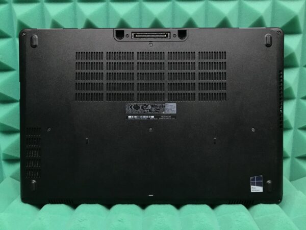 Ноутбук Б-клас Dell Latitude E5570 / 15.6" (1920x1080) IPS / Intel Core i5-6440HQ (4 ядра по 2.6 - 3.5 GHz) / 8 GB DDR4 / 256 GB SSD M.2 / Intel HD Graphics 530 / WebCam / HDMI / Windows 10 ліцензія - Зображення 6