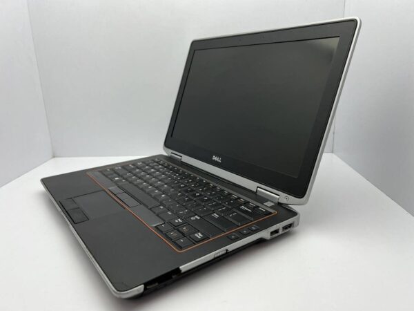 Ноутбук Б-клас Dell Latitude E6320 / 13.3" (1366x768) TN / Intel Core i5-2520M (2 (4) ядра по 2.5 - 3.2 GHz) / 8 GB DDR3 / 160 GB SSD / Intel HD Graphics 3000 / WebCam / АКБ не тримає - Зображення 5