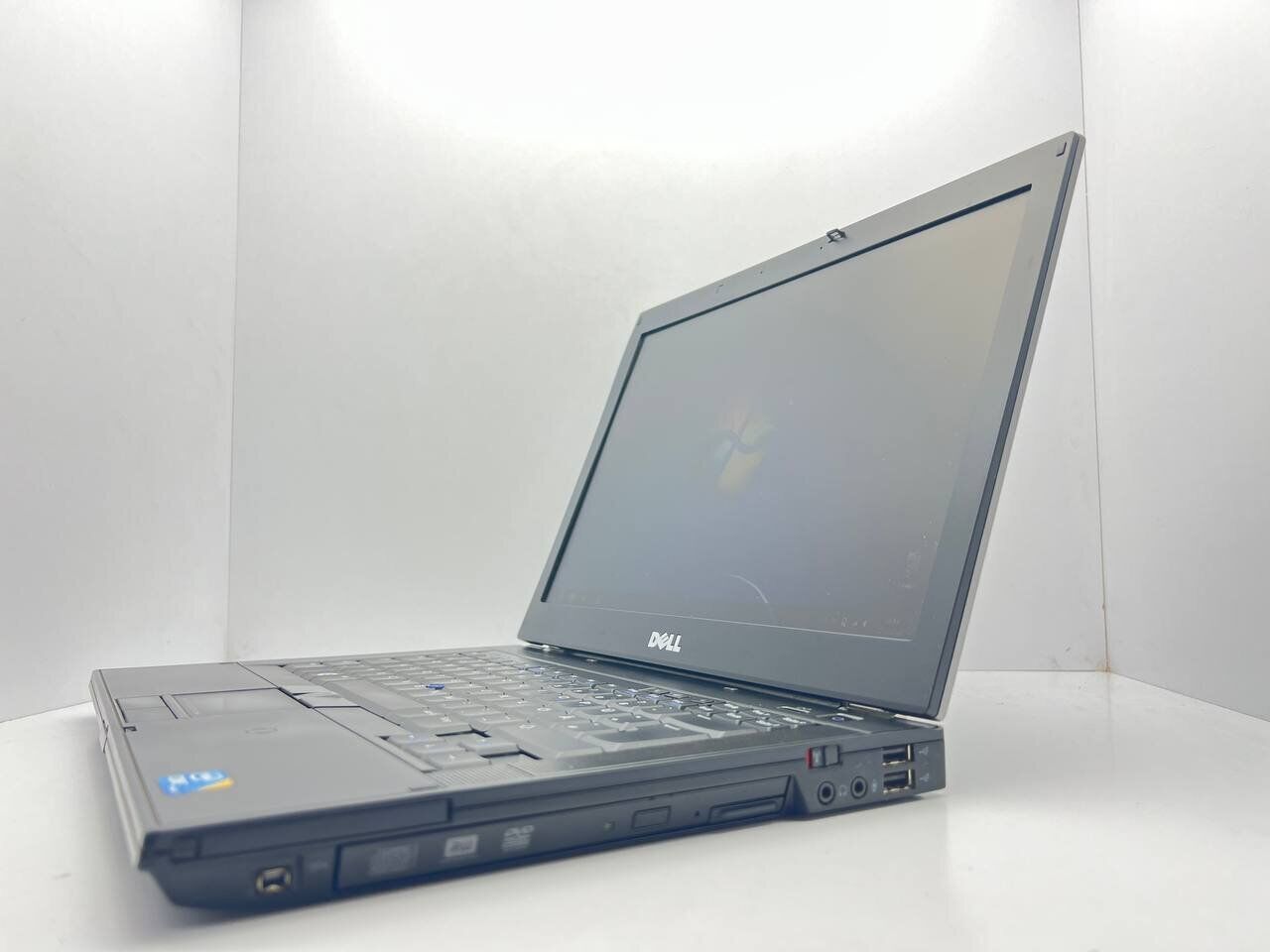 Ноутбук Б-клас Dell Latitude E6410 / 14" (1440x900) TN / Intel Core i5-520M (2 (4) ядра по 2.4 - 2.93 GHz) / 4 GB DDR3 / 250 GB HDD / Intel HD Graphics / WebCam - Зображення 4