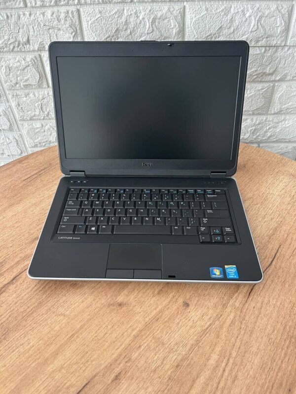 Ноутбук Б-клас Dell Latitude E6440 / 14" (1366x768) TN / Intel Core i5-4300M (2 (4) ядра по 2.6 - 3.3 GHz) / 8 GB DDR3 / 240 GB SSD / Intel HD Graphic 4600 / VGA - Зображення 6