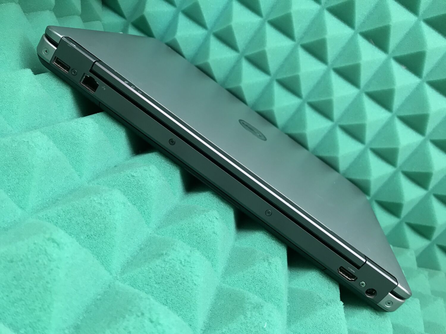 Ноутбук Б-клас Dell Latitude E6440 / 14" (1366x768) TN / Intel Core i5-4310M (2 (4) ядра по 2.7 - 3.4 GHz) / 8 GB DDR3 / 160 GB SSD / Intel HD Graphics 4600 / WebCam / DVD-ROM / HDMI / Windows 10 ліцензія - Зображення 9