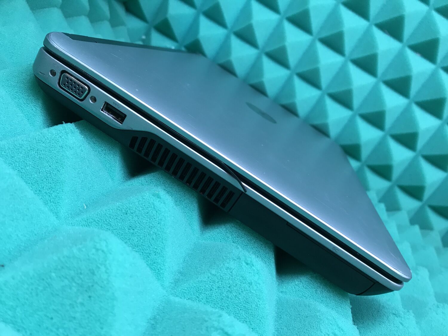 Ноутбук Б-клас Dell Latitude E6440 / 14" (1366x768) TN / Intel Core i5-4310M (2 (4) ядра по 2.7 - 3.4 GHz) / 8 GB DDR3 / 160 GB SSD / Intel HD Graphics 4600 / WebCam / DVD-ROM / HDMI / Windows 10 ліцензія - Зображення 7