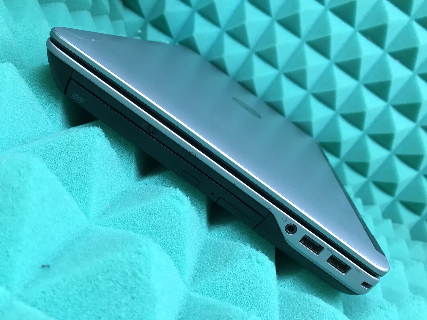 Ноутбук Б-клас Dell Latitude E6440 / 14" (1366x768) TN / Intel Core i5-4310M (2 (4) ядра по 2.7 - 3.4 GHz) / 8 GB DDR3 / 160 GB SSD / Intel HD Graphics 4600 / WebCam / DVD-ROM / HDMI / Windows 10 ліцензія - Зображення 8