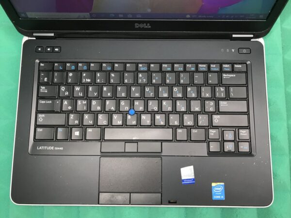 Ноутбук Б-клас Dell Latitude E6440 / 14" (1366x768) TN / Intel Core i5-4310M (2 (4) ядра по 2.7 - 3.4 GHz) / 8 GB DDR3 / 160 GB SSD / Intel HD Graphics 4600 / WebCam / DVD-ROM / HDMI / Windows 10 ліцензія - Зображення 4
