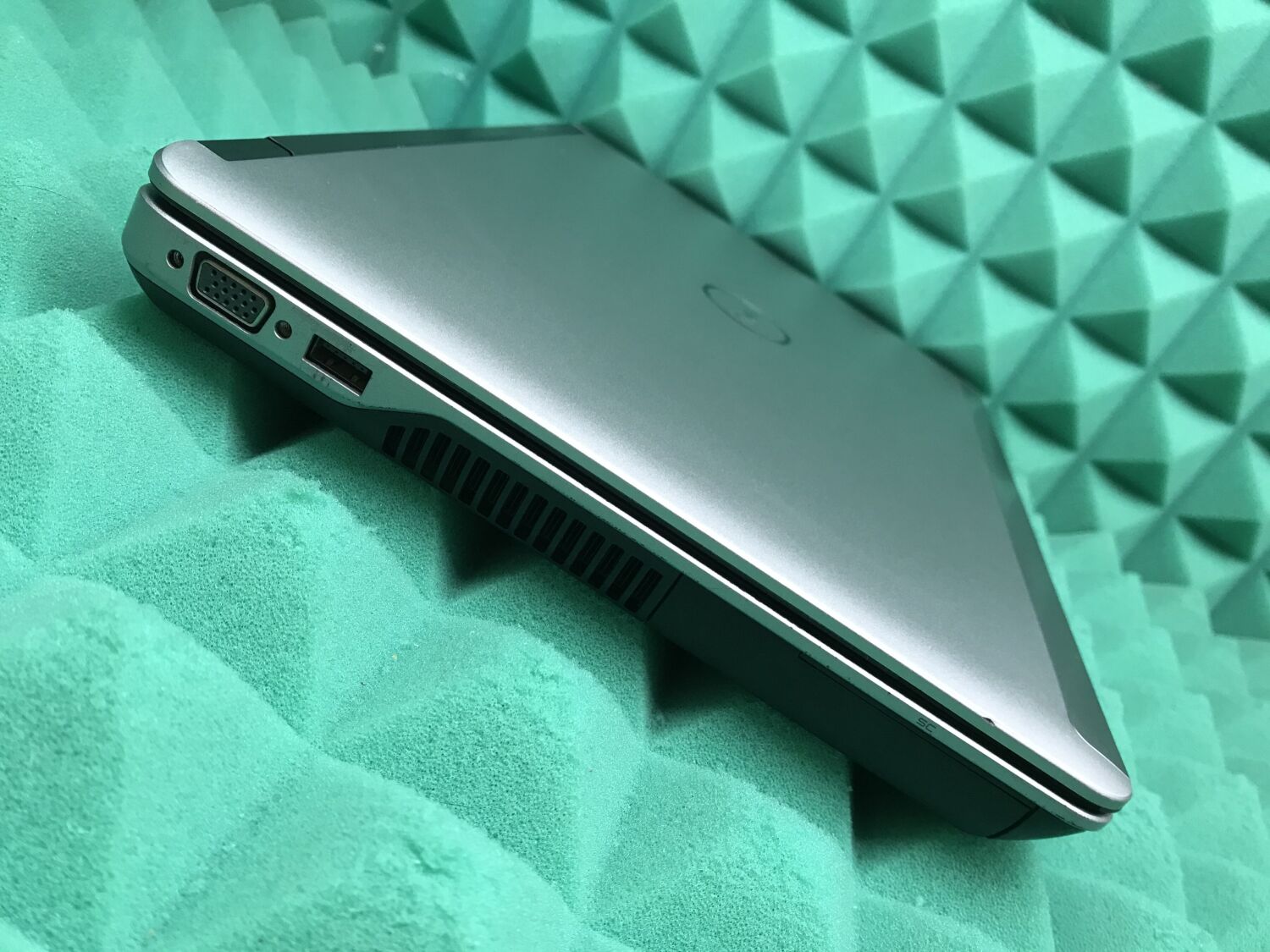 Ноутбук Б-клас Dell Latitude E6440 / 14" (1600x900) TN / Intel Core i5-4300M (2 (4) ядра по 2.6 - 3.3 GHz) / 8 GB DDR3 / 128 GB SSD / Intel HD Graphics 4600 / WebCam / DVD-RW / HDMI / Windows 10 ліцензія - Зображення 7