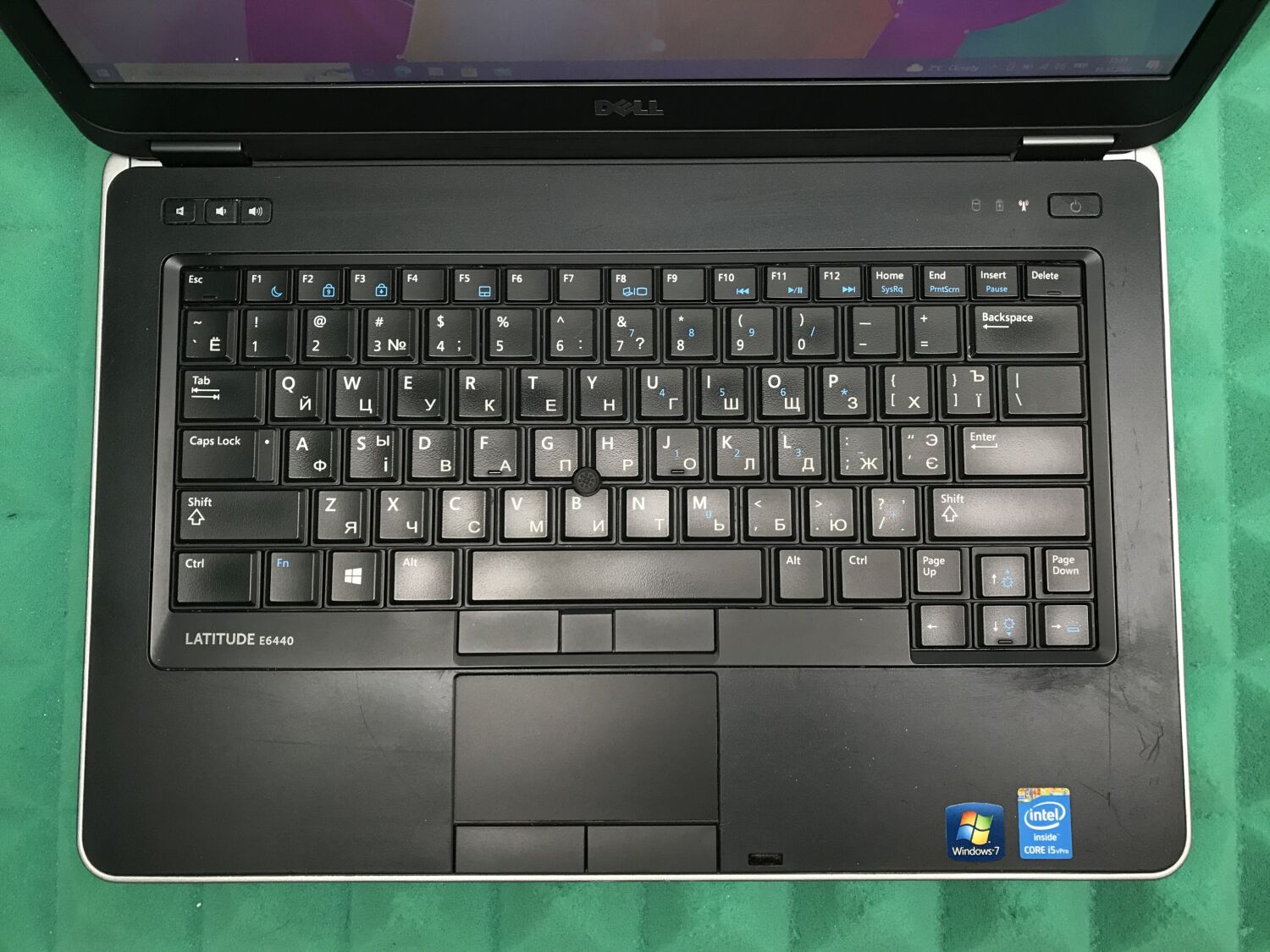 Ноутбук Б-клас Dell Latitude E6440 / 14" (1600x900) TN / Intel Core i5-4300M (2 (4) ядра по 2.6 - 3.3 GHz) / 8 GB DDR3 / 128 GB SSD / Intel HD Graphics 4600 / WebCam / DVD-RW / HDMI / Windows 10 ліцензія - Зображення 4