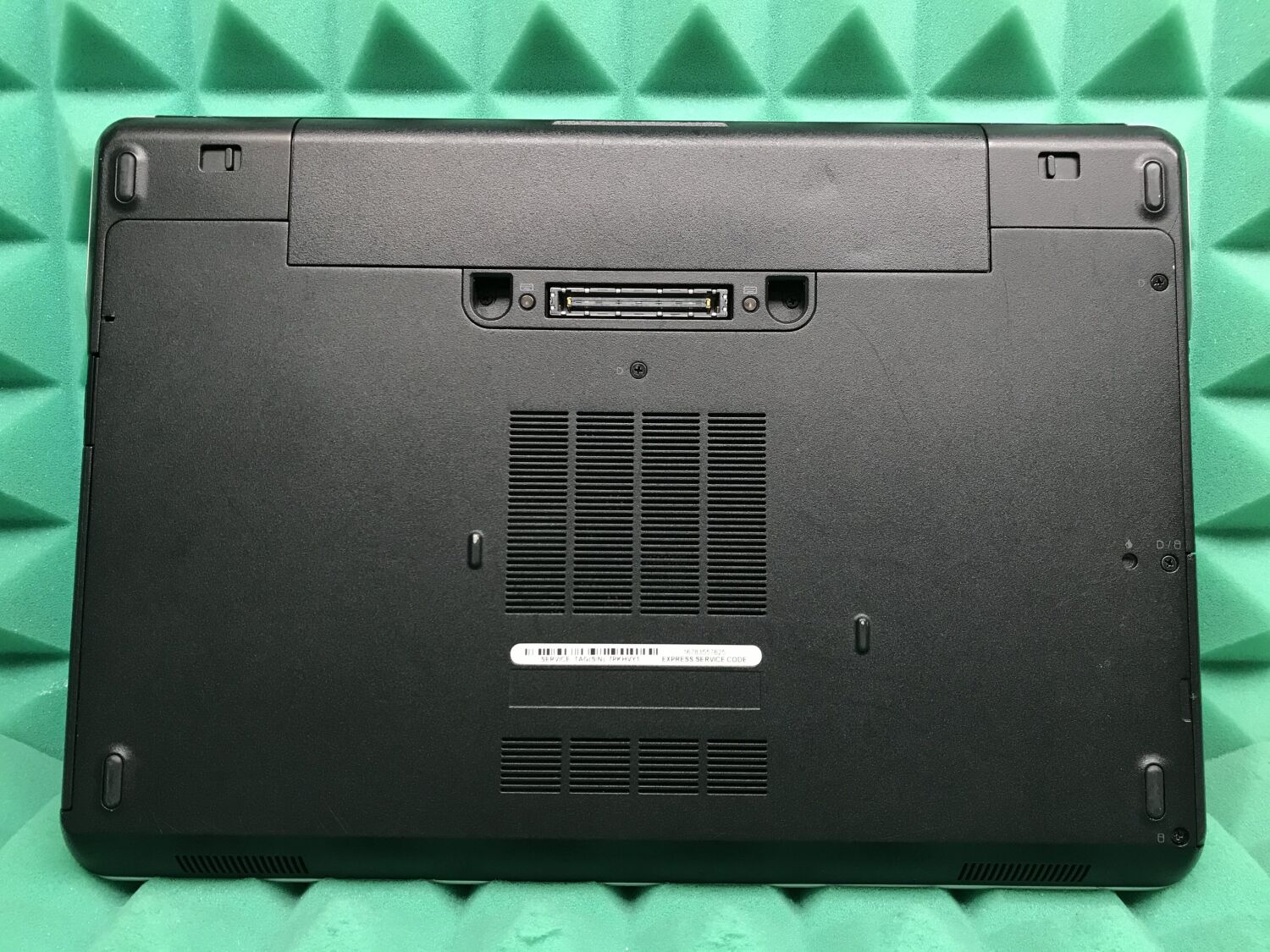 Ноутбук Б-клас Dell Latitude E6440 / 14" (1600x900) TN / Intel Core i5-4300M (2 (4) ядра по 2.6 - 3.3 GHz) / 8 GB DDR3 / 128 GB SSD / Intel HD Graphics 4600 / WebCam / DVD-RW / HDMI / Windows 10 ліцензія - Зображення 6