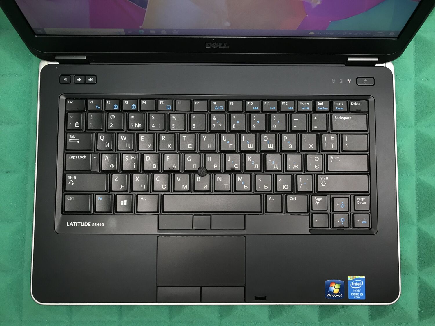 Ноутбук Б-клас Dell Latitude E6440 / 14" (1600x900) TN / Intel Core i5-4310M (2 (4) ядра по 2.7 - 3.4 GHz) / 4 GB DDR3 / 128 GB SSD / Intel HD Graphics 4600 / WebCam / DVD-RW / HDMI / Windows 10 ліцензія - Зображення 4