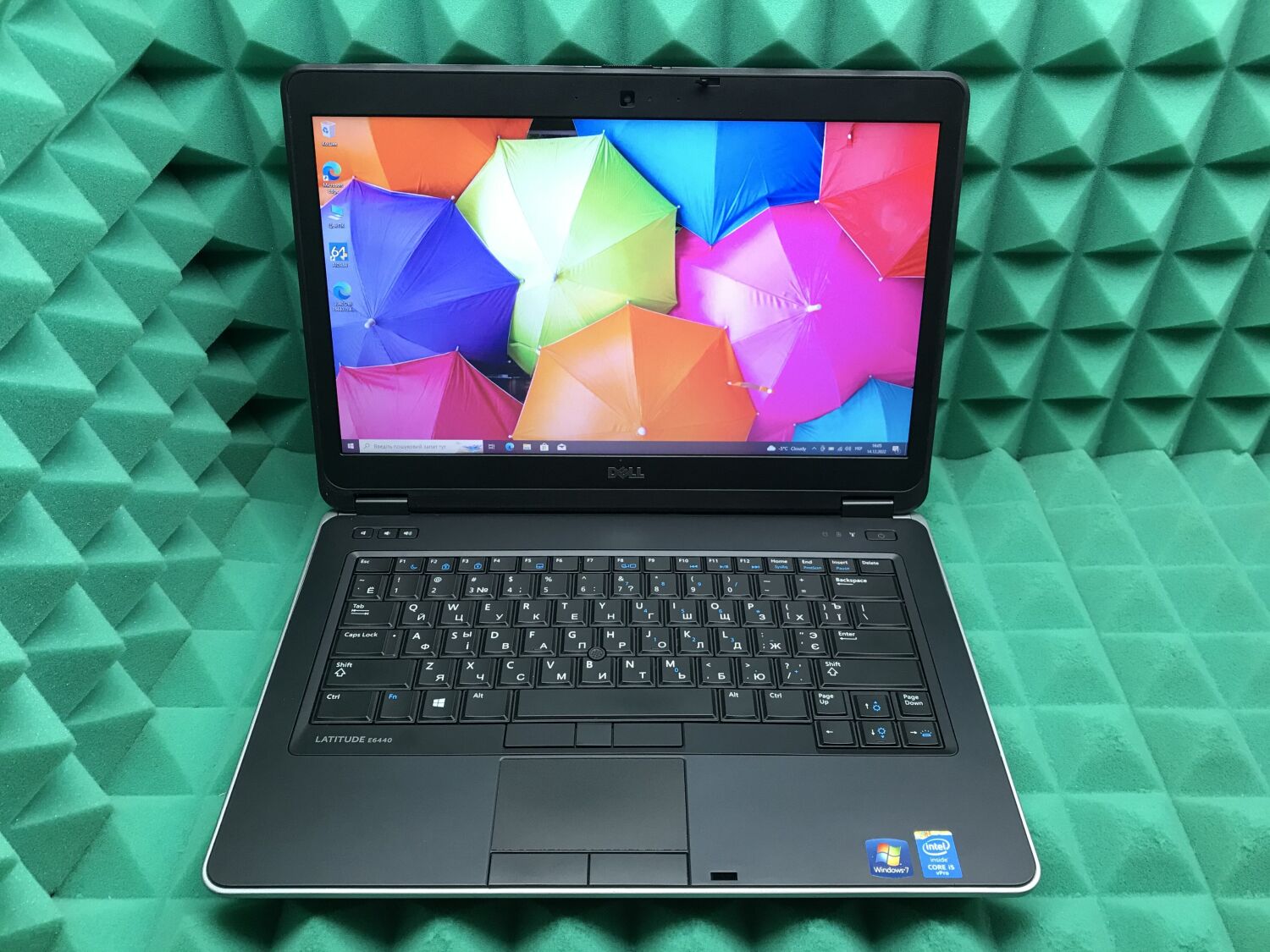 Ноутбук Б-клас Dell Latitude E6440 / 14" (1600x900) TN / Intel Core i5-4310M (2 (4) ядра по 2.7 - 3.4 GHz) / 4 GB DDR3 / 128 GB SSD / Intel HD Graphics 4600 / WebCam / DVD-RW / HDMI / Windows 10 ліцензія - Зображення 2