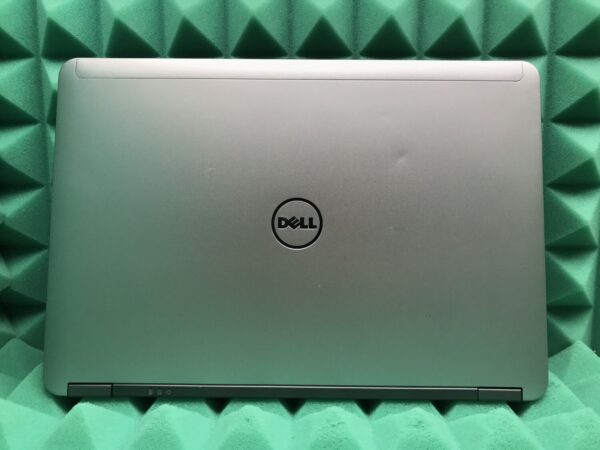 Ноутбук Б-клас Dell Latitude E6440 / 14" (1920x1080) IPS / Intel Core i5-4310M (2 (4) ядра по 2.7 - 3.4 GHz) / 4 GB DDR3 / 128 GB SSD / Intel HD Graphics 4600 / WebCam / DVD-RW / HDMI / Windows 10 ліцензія - Зображення 5
