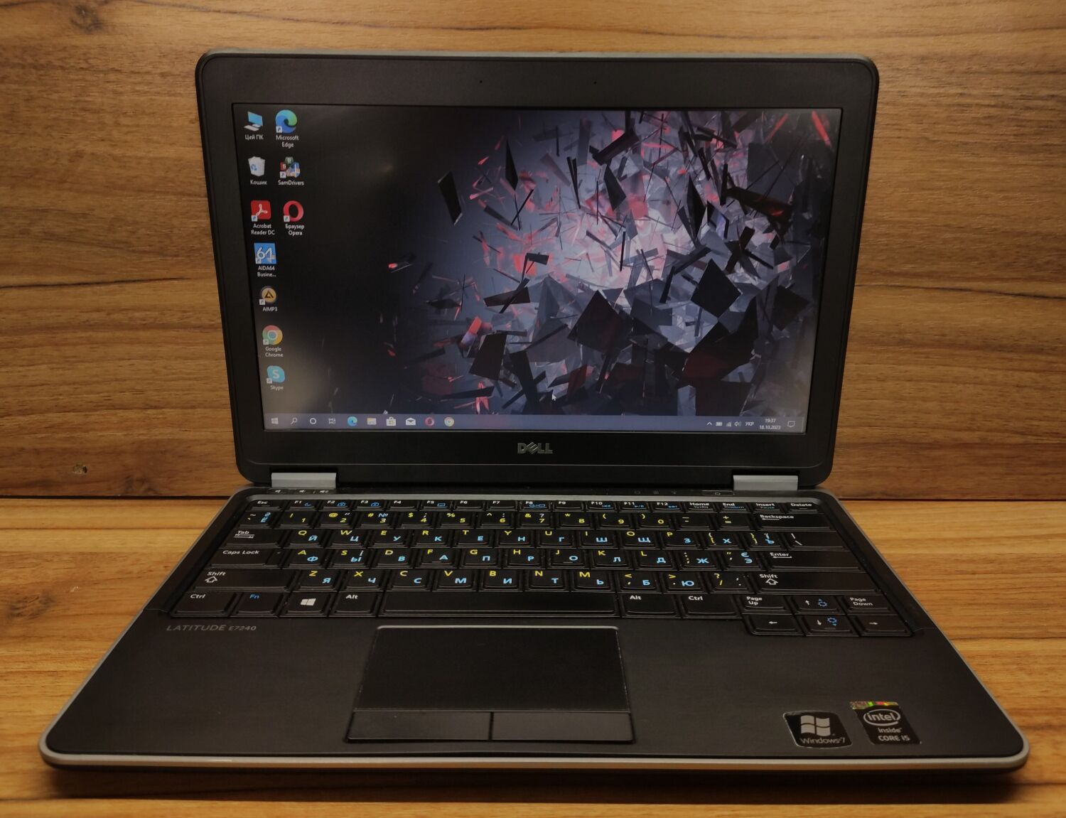 Ноутбук Б-клас Dell Latitude E7240 / 12.5" (1366x768) TN / Intel Core i5-4300U (2 (4) ядра по 1.9 - 2.9 GHz) / 4 GB DDR3 / 256 GB SSD / Intel HD Graphics 4400 / NO WebCam - Зображення 2