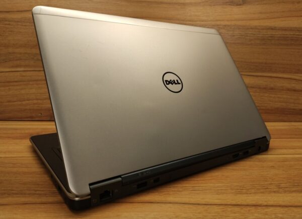 Ноутбук Б-клас Dell Latitude E7440 / 14" (1366x768) TN / Intel Core i7-4600U (2 (4) ядра по 2.1 - 3.3 GHz) / 8 GB DDR3 / 256 GB SSD / Intel HD Graphics 4400 / WebCam / Windows 10 - Зображення 9