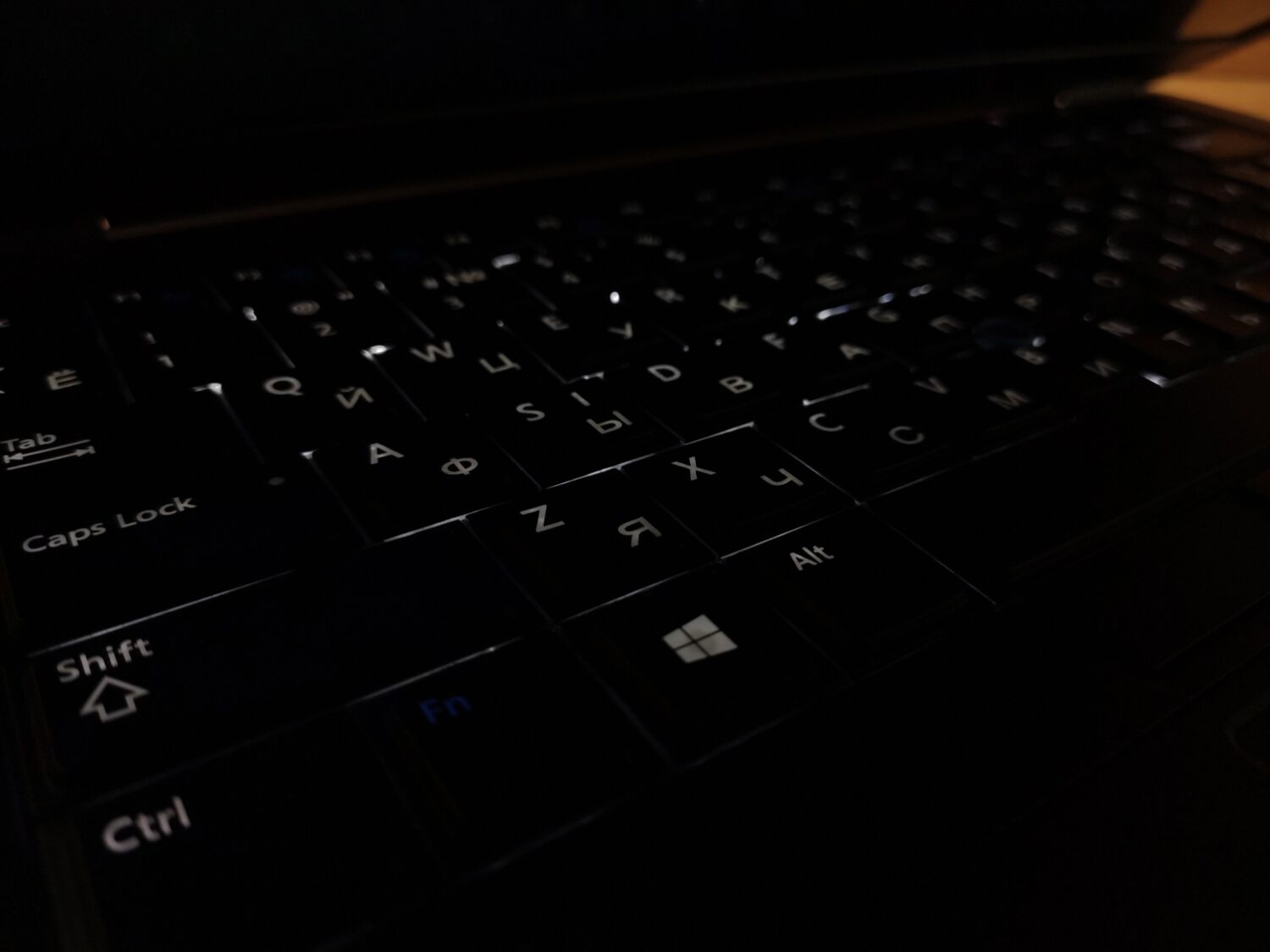 Ноутбук Б-клас Dell Latitude E7440 / 14" (1366x768) TN / Intel Core i7-4600U (2 (4) ядра по 2.1 - 3.3 GHz) / 8 GB DDR3 / 256 GB SSD / Intel HD Graphics 4400 / WebCam / Windows 10 - Зображення 8