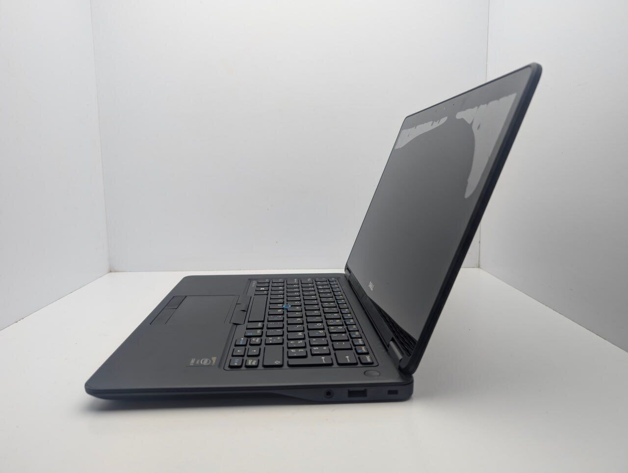 Ноутбук Б-клас Dell Latitude E7450 / 14" (1920x1080) IPS / Intel Core i7-5600U (2 (4) ядра по 2.6 - 3.2 GHz) / 4 GB DDR3 / 240 GB SSD / Intel HD Graphics 5500 / WebCam / HDMI - Зображення 4