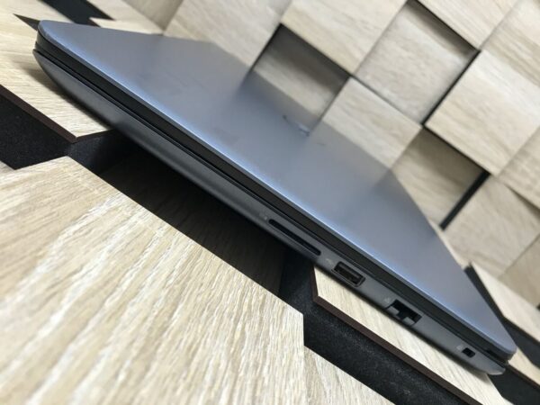 Ноутбук Б-клас Dell Vostro 5581 / 15.6" (1920x1080) IPS / Intel Core i5-8265U (4 (8) ядра по 1.6 - 3.9 GHz) / 8 GB DDR4 / 256 GB SSD M.2 / Intel UHD Graphics 620 / WebCam / HDMI / Windows 10 ліцензія - Зображення 6